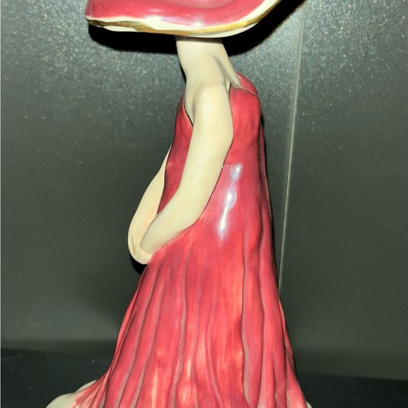 Vintage Heather Goldminc Charming Pink Figurine with Floral Hat - Picture 5 of 9